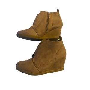 Forever tan zip side wedge boots size 7.5